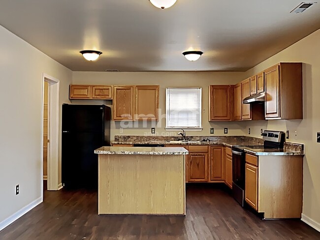 Photo - 1616 Harrison Way