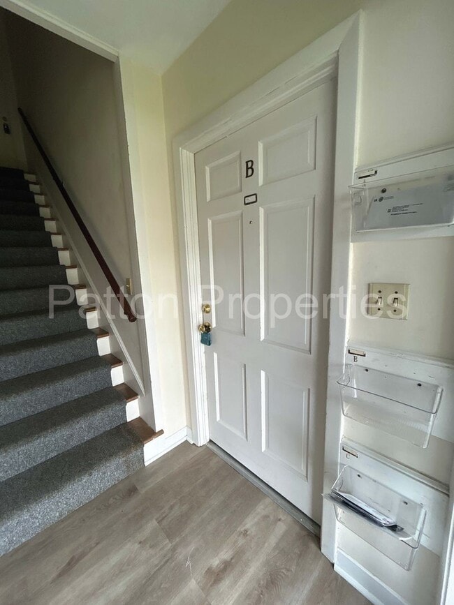 Photo - 920 Daly St Unit B