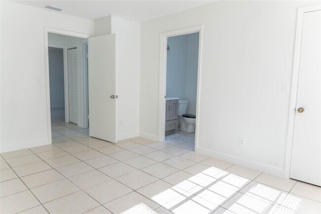 Photo - 11680 NW 39th St