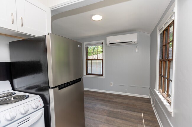 717 Congress St Unit 2