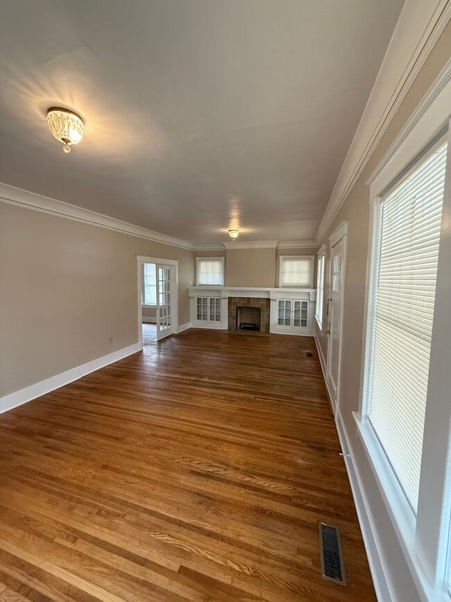 Photo - Spacious Midtown Gem – 4BR Home with Guest House Near Rhodes College!