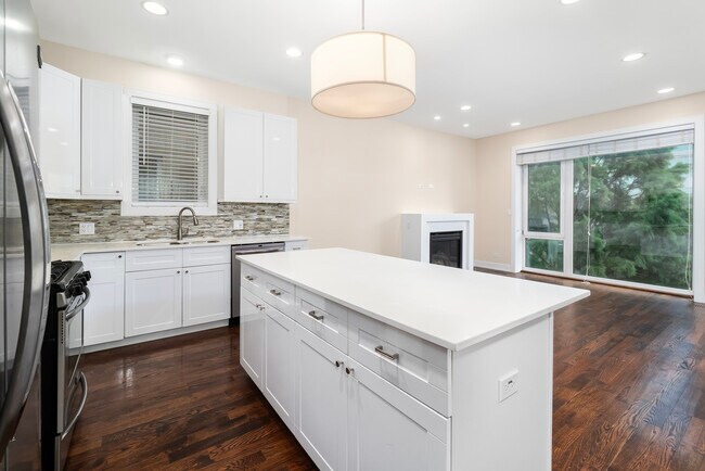 Photo - 3514 N Sacramento Ave