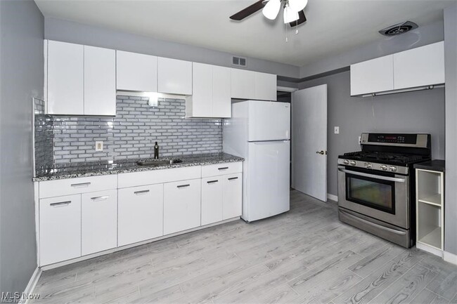 Photo - 2346 Westmoor Rd