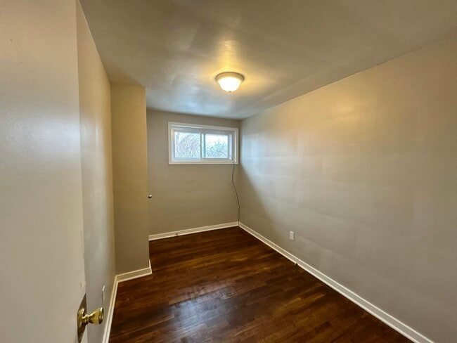 Photo - 215 Erhardt Dr