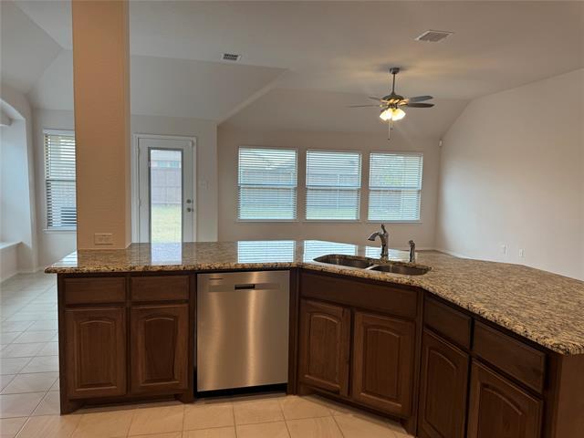 Photo - 912 Madeline Ln