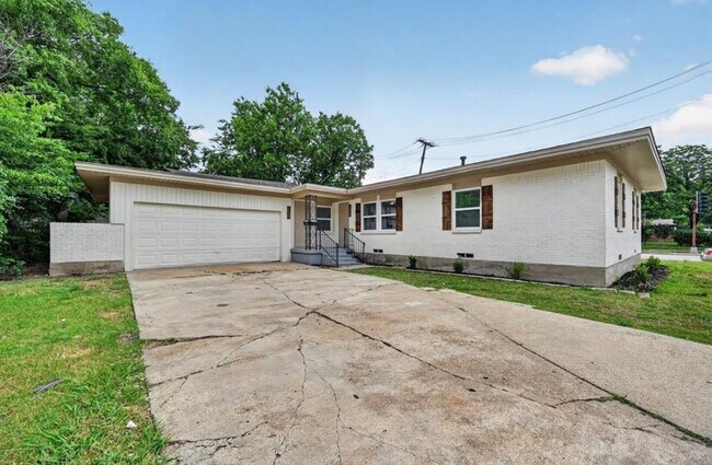 Photo - 10402-10404 Joaquin Dr Unit 10402