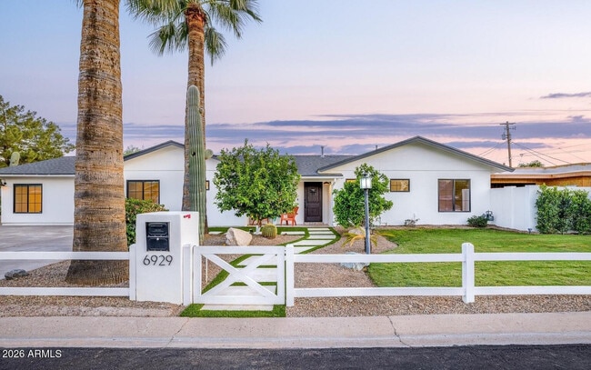 Building Photo - 6929 E Mariposa Dr