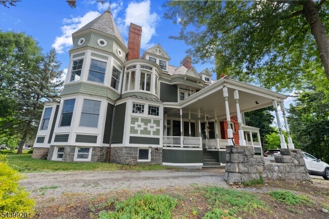 Photo - 1 Franklin Pl