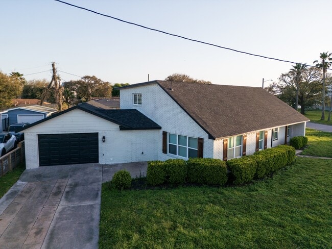 Photo - 1402 Bayou Shore Dr