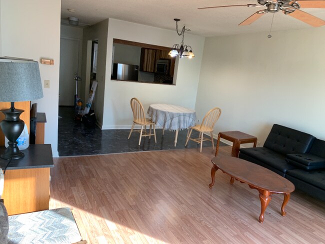 Photo - 1390 Hunters Rd Unit L