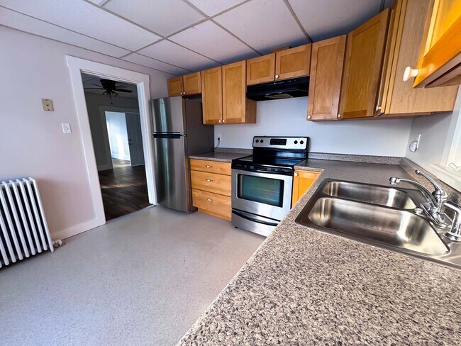 Photo - 39 Allen St Unit First Floor