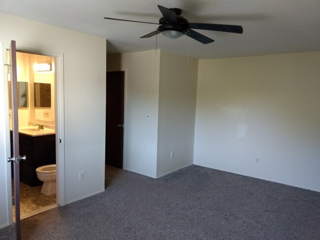 Photo - Clinton Village Apartments