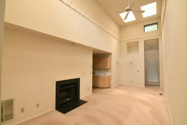 Photo - 2BD/2BA Behind Stonefield Shopping Center!