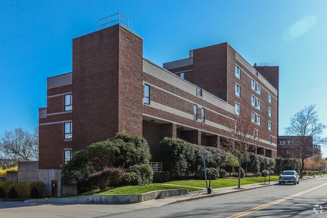 199 Coolidge Ave alt - Crossroads on the Charles