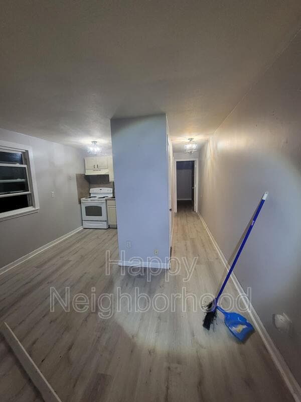 Building Photo - 451 Divinity St Rental