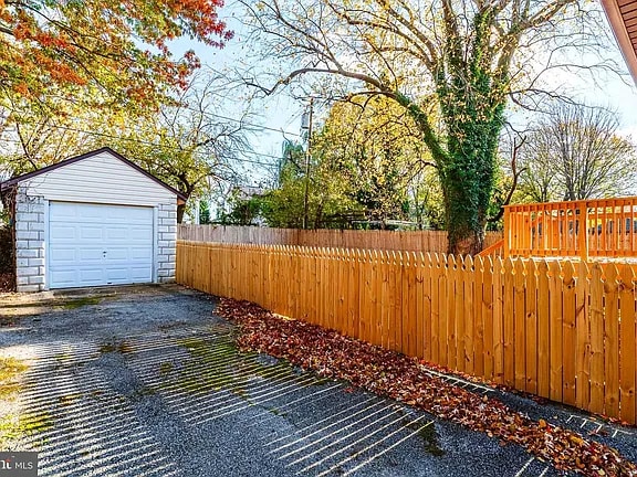 Photo - 5927 Greenhill Ave