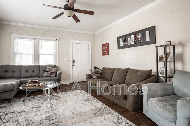 Photo - 3040 N College Ave