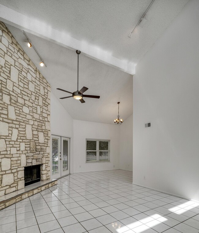 Photo - 8421 Echo Creek Ln