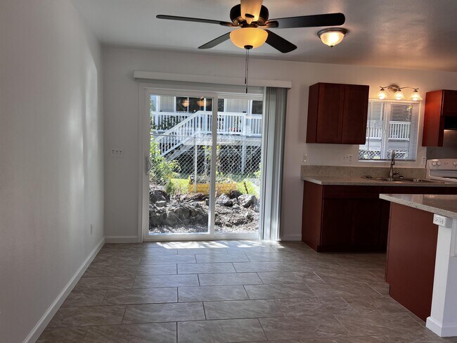 Photo - 15-2805 Mano St