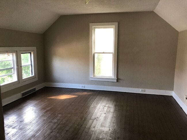 Photo - 52 W 16th St Unit 2