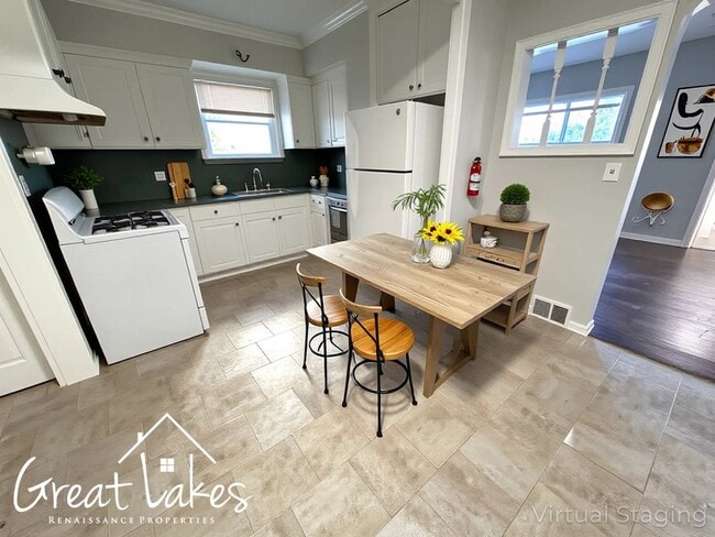 Photo - Charming 3 Bedroom 2 Bathroom now availabl...