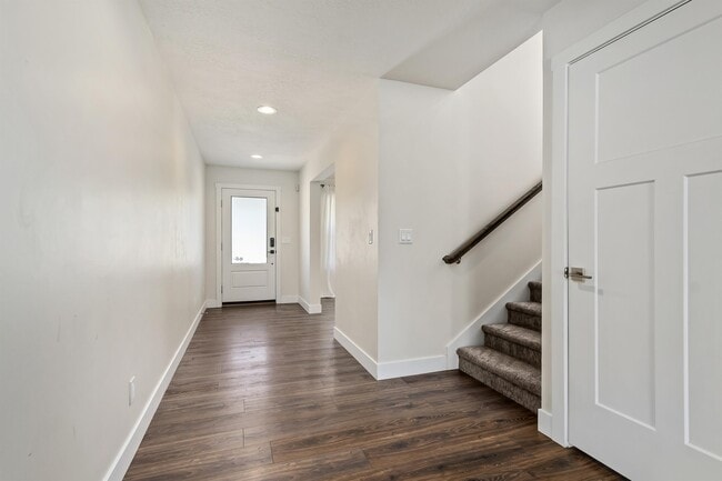 Photo - 414 E 8800 S