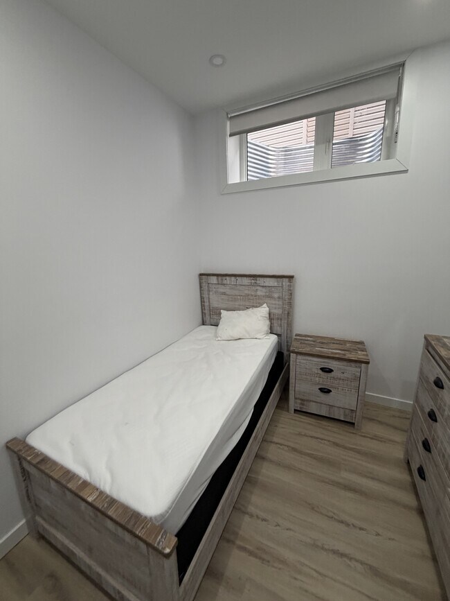 Photo - Room Rental / Student Rental