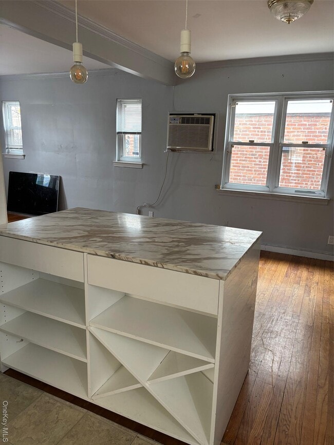 Photo - 75-84 180th St