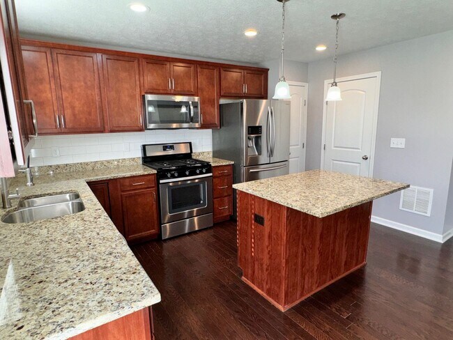 Photo - 4-Bedroom House for Rent