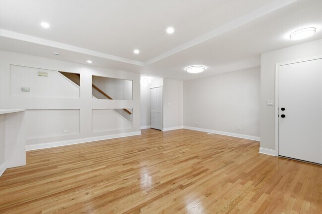 Photo - 5510 S Cornell Ave