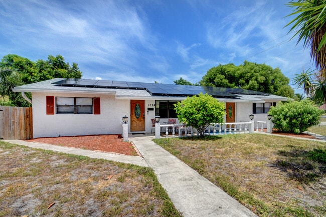 Photo - 103 SW 10th Ave