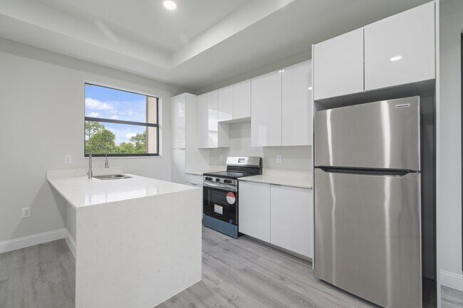 Photo - 757 Joponica Ave S