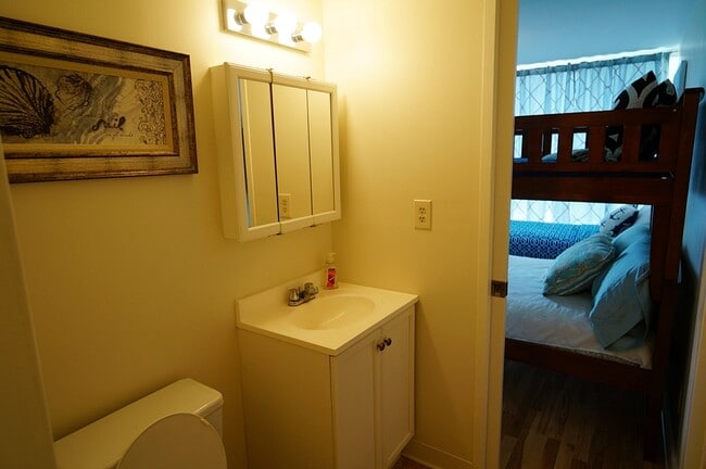 BATHROOM - 1624 Kanunu St Unit 1004