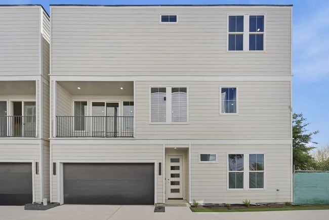 2212 Lou Ellen Ln