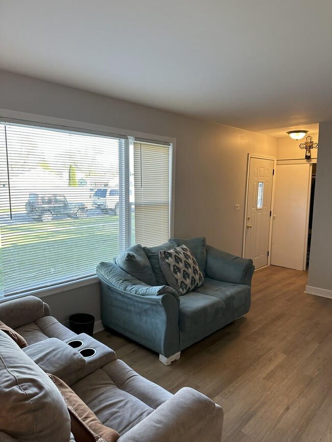 Photo - 700 Cumberland St