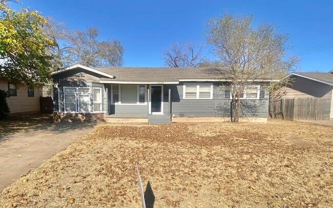 Move in special - second month's rent is free - Move in special - second month's rent is free