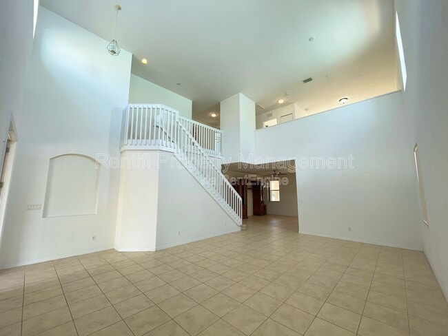 Photo - 17038 Tremont St