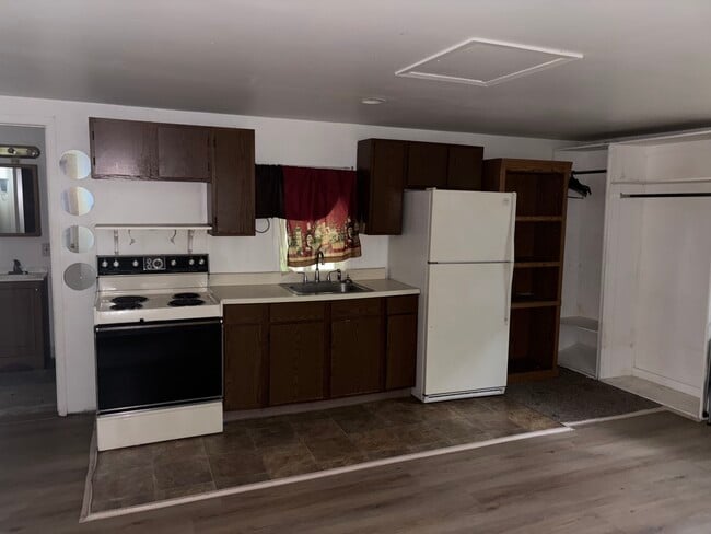 1513 East Dr Unit 2