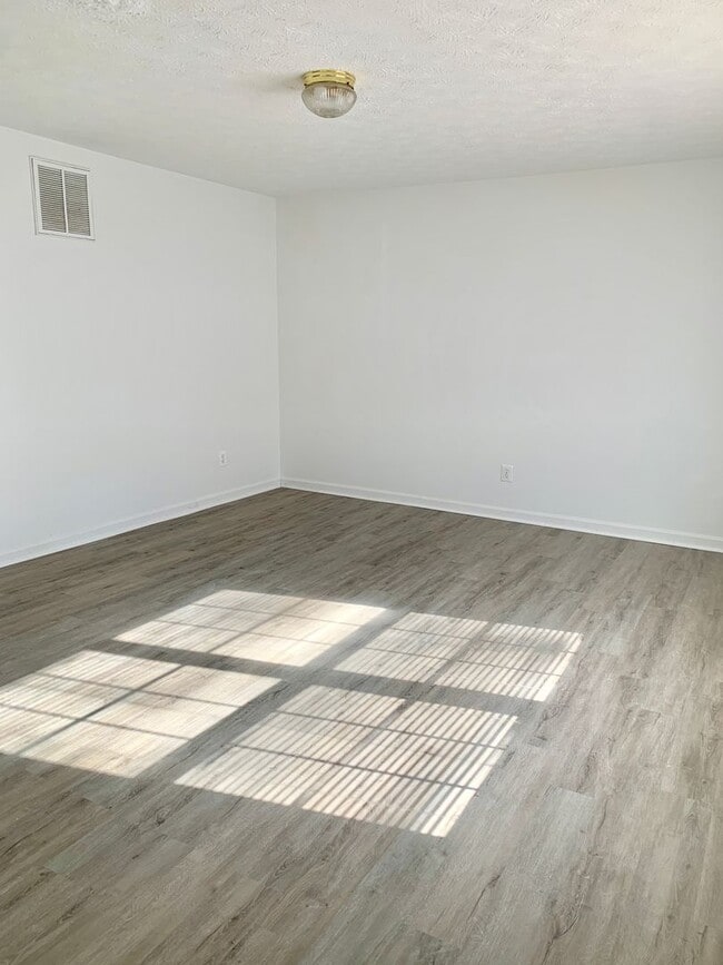 Photo - 3 Bedroom End Unit Townhouse