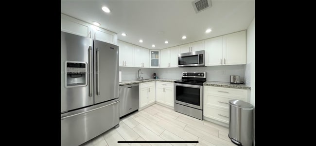 Photo - 2600 Collins Ave Condo Unit 206