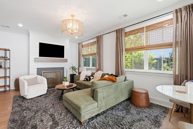 Photo - 105 Risewell Ct