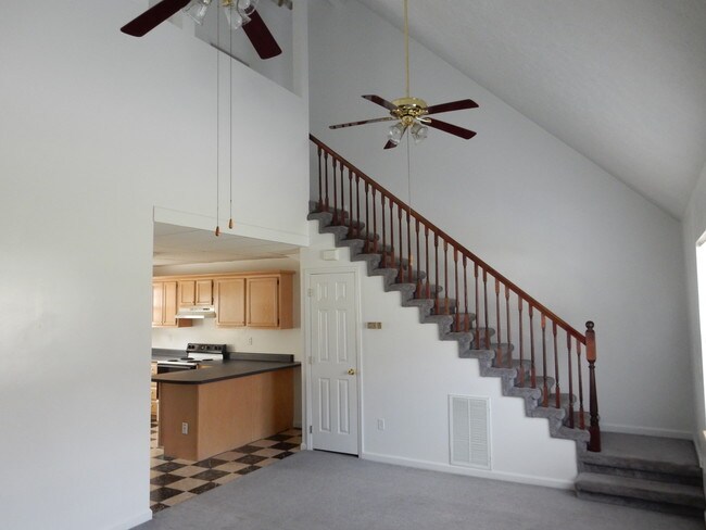 LIVING ROOM- KITCHEN - 124 Forest Meadow Ln Unit 3