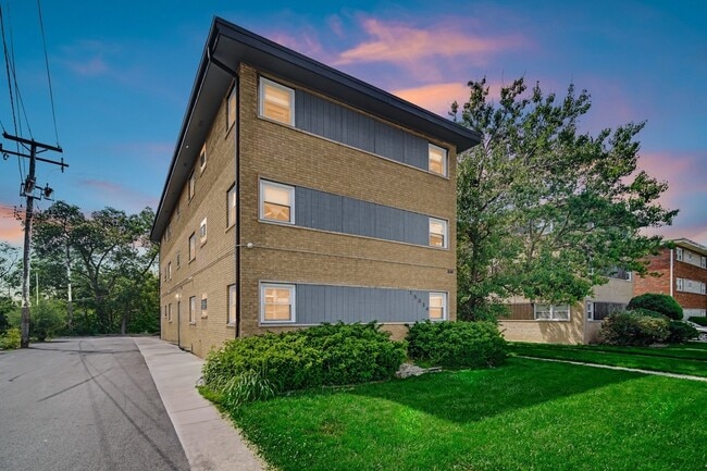 Building Photo - 15334 Doctor M.L.K. Jr Dr