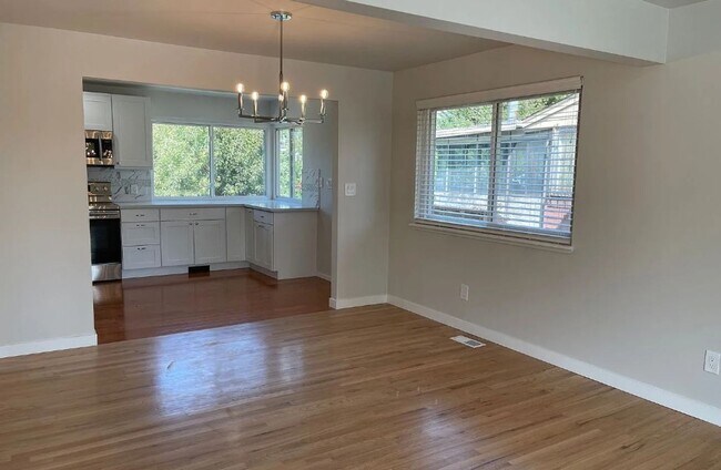 Photo - Spacious 4 bd 2.5 ba Beacon Hill Home with Private Yard