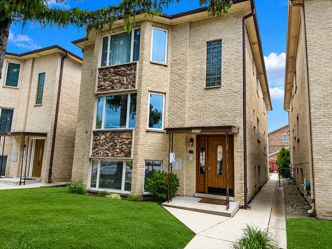 Building Photo - 2605 N 76th Ave Unit G