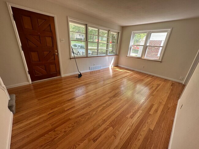 Photo - 1113 Twinbrook Dr