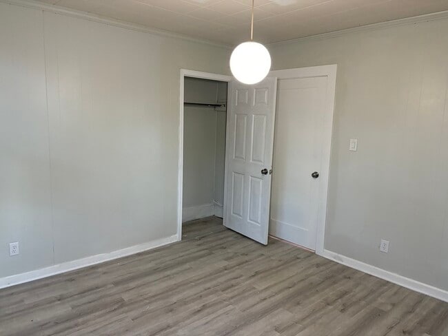 Photo - 225 Poplar St Unit B