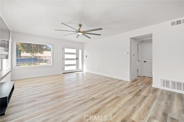 Photo - 483 S Pine St