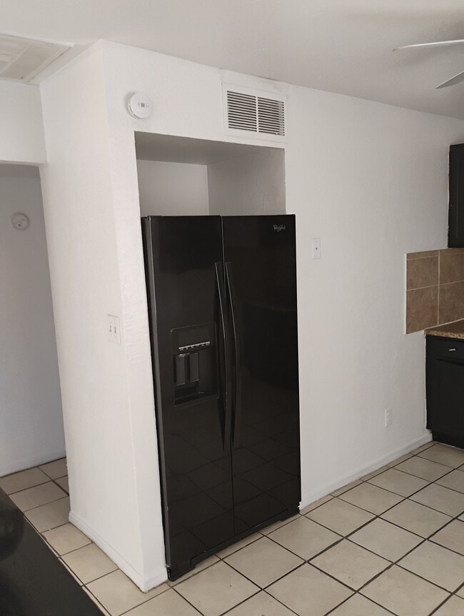 Photo - 3233 W Melvin St