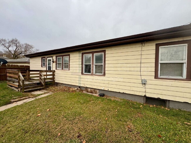 Building Photo - 1339 Kansas St Unit B